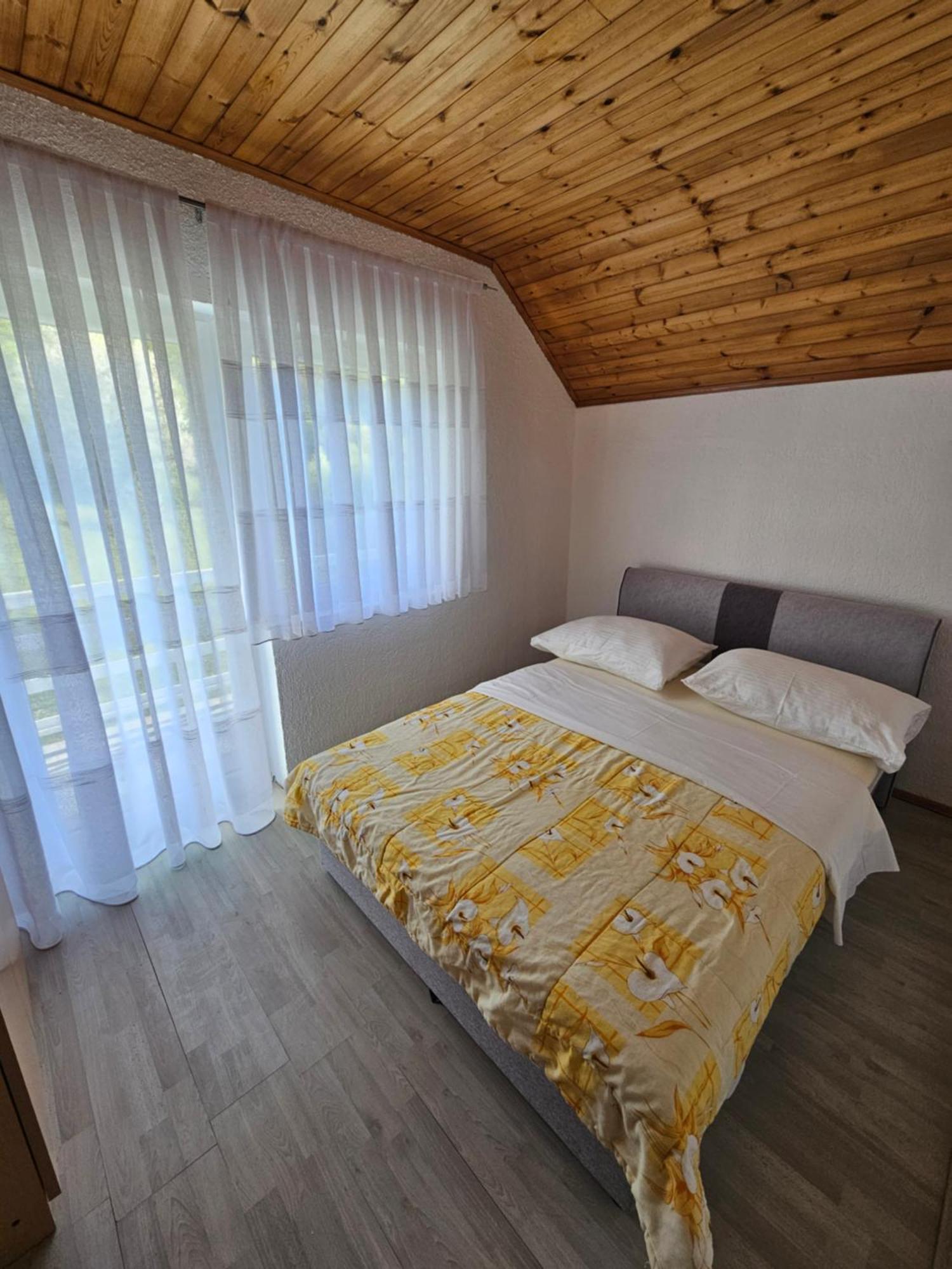 Mile - House * Smoljanac